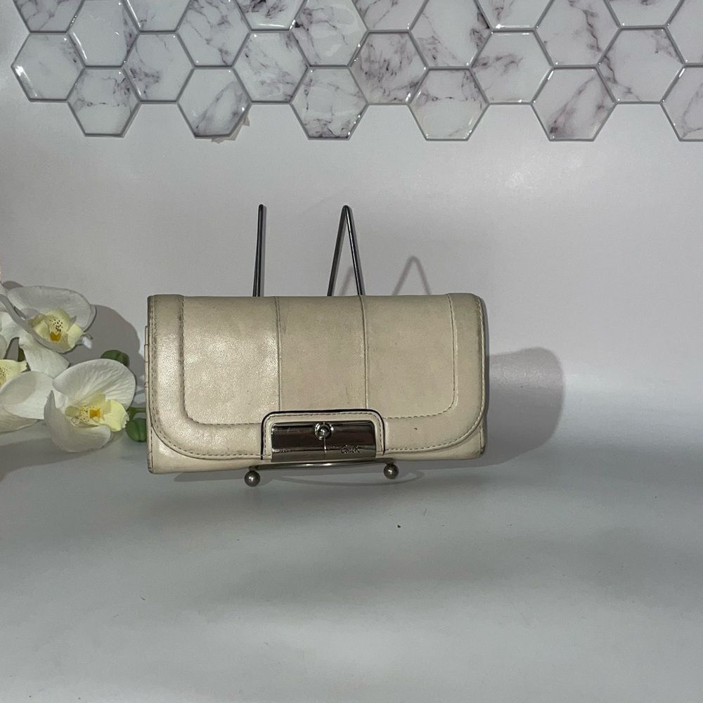 Vintage Coach Cream Leather Continental Wallet